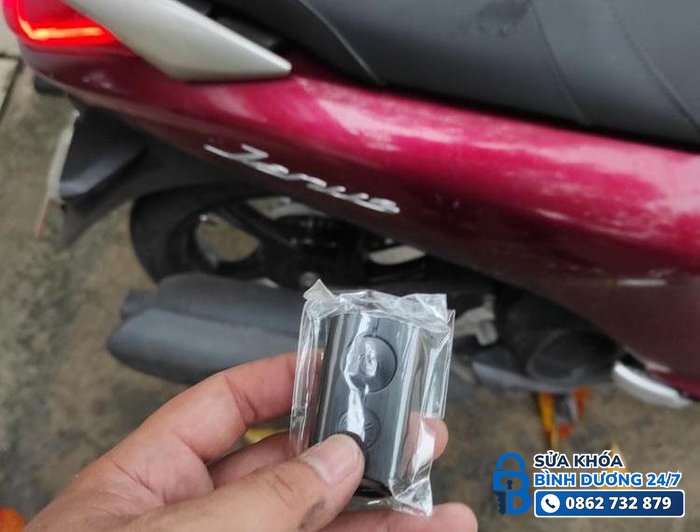Làm chìa khóa xe Janus mới còn nguyên bọc